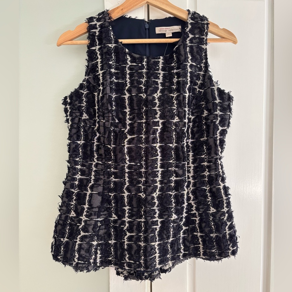 Banana Republic - Navy and White Textured Sleeveless Top
